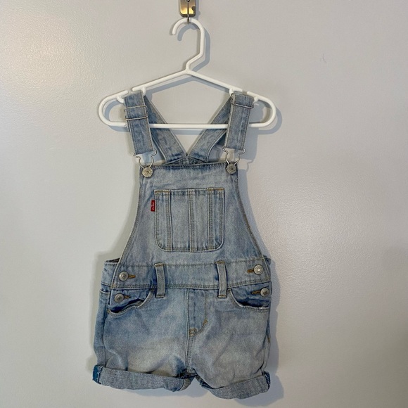 Levi’s Boyfriend Shortall - Picture 1 of 2